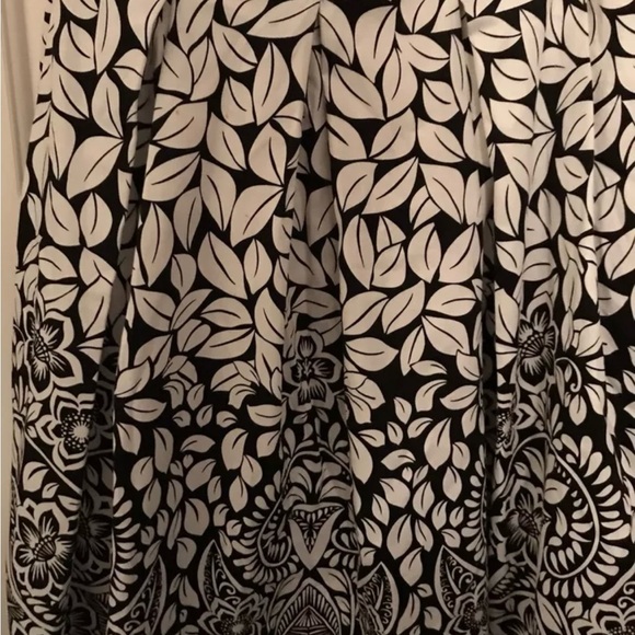 New with Tag White House Black Market Strapless Dress, Floral Leaves - Picture 3 of 6